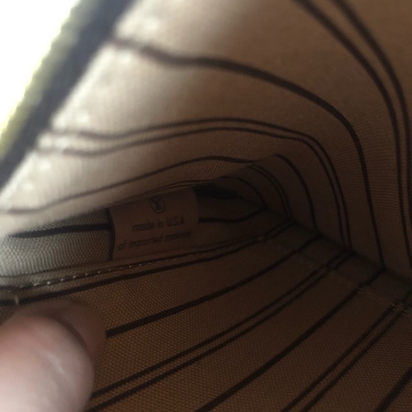 Louis Vuitton Pouch - Picture 7 of 9